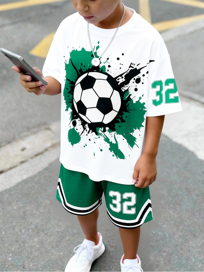 SHEIN Vacaura Conjunto de 2 piezas de camiseta de manga corta con estampado de baloncesto y bloques de color, y pantalones cortos para niños, conjunto deportivo de calle enérgico para uso casual y actividades de ocio