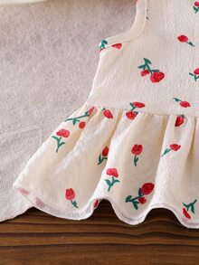 SHEIN Vintaside Kids 2件組女嬰杏色小碎花圓領無袖背心上衣 荷葉邊娃娃領鈕扣開襟蝴蝶結裝飾上衣 鬆緊腰長褲套裝 春/夏/秋新款 舒適可愛甜美 適合居家與外出 夏日田園風時尚服飾 - 杏色 - 查看 10