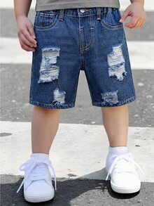 SHEIN Playful Pals 男童牛仔裤夏季新品：时尚休闲牛仔短裤，浅蓝色牛仔布，复古做旧破洞设计，直筒宽松版型，舒适柔软面料。适合日常通勤、上学、户外活动等各种场合。男童牛仔短裤 - 中等水洗藍 - 查看 4