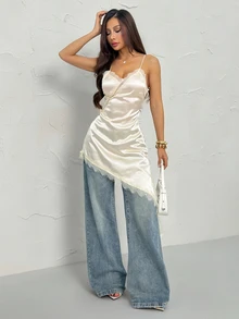 SHEIN PETITE 白色夏季性感派對女款純色對比蕾絲不對稱下擺時尚細肩帶迷你洋裝 極簡風春季洋裝 適合嬌小女性 - 奶油色 - 查看 4