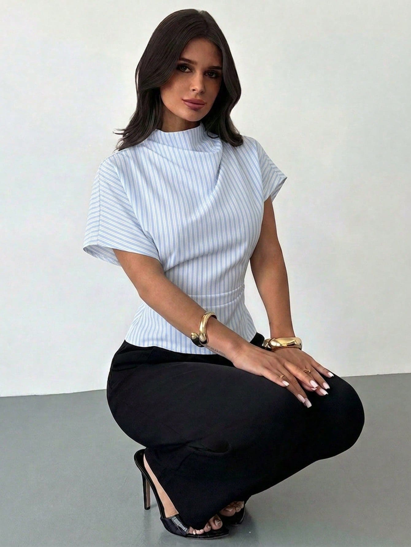 Firerie Blus Wanita Motif Garis-Garis, Kerah Berkerut, Lengan Asimetris, Detail Kerutan Samping di Pinggang, Model Slimming untuk Komuter, Cocok untuk Semua Musim - MultiWarna - View 1