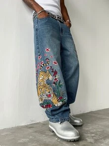 Manfinity EMRG 男士街頭風休閒刺繡藍色牛仔褲 - 中等水洗藍 - 查看 4