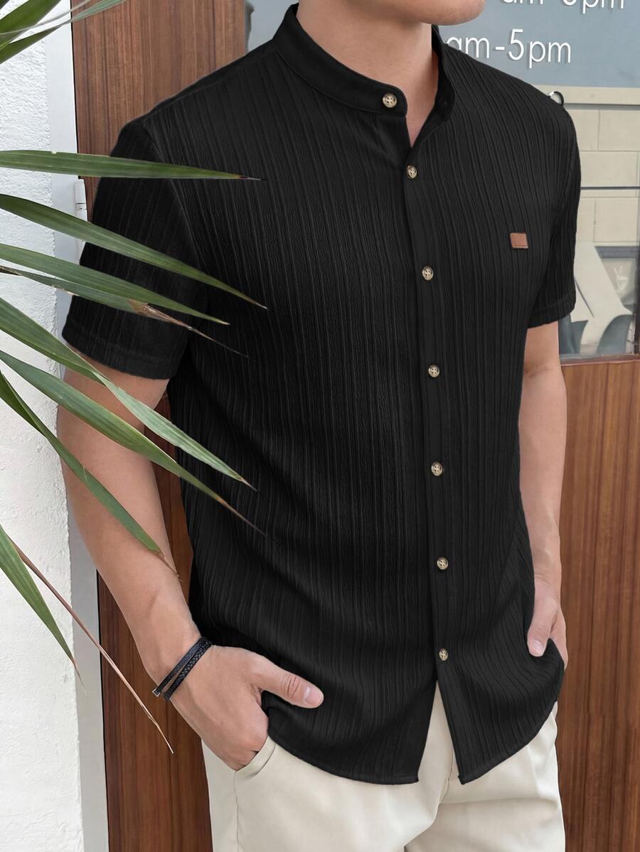HIMLAND 男士夏季休閒純色短袖襯衫，適合萬聖節、冬季派對與秋季穿著 - 黑色 - 查看 1