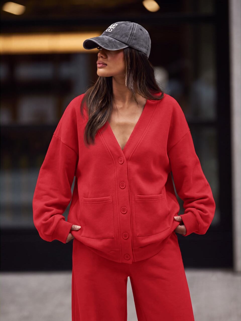 MISSGUIDED Boxy Fit Oversized V-Neck Button-Front Cardigan Sweatshirt With Patch Pockets And Ribbed Cuffs Cozy Fall Winter Loungewear