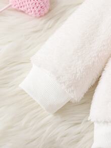 SHEIN Vintaside Kids 2件組女嬰冬季新款套裝，奶油白色毛絨長袖連帽衛衣配粉色愛心刺繡，搭配粉色提花收口長褲，柔軟加厚珊瑚絨，含同色貓咪斜背包，可愛舒適簡約百搭休閒上學通勤保暖套裝 - 粉色 - 查看 7