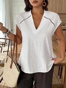 Weeklong Plus Size White Linen-Look Cutout Detail V-Neck Short Sleeve Blouse, Loose Casual Top For Vacation Chic - White - View 5