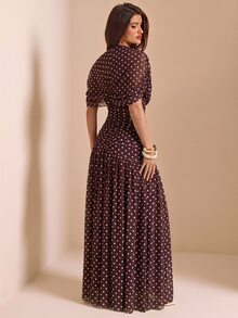 SHEIN BAE 春夏白色底黑波點印花圓領短袖修身抓皺大裙擺優雅洋裝，優雅洋裝，波點洋裝，婚禮賓客洋裝 - 咖啡棕 - 查看 2