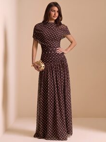 SHEIN BAE 春夏白色底黑波點印花圓領短袖修身抓皺大裙擺優雅洋裝，優雅洋裝，波點洋裝，婚禮賓客洋裝 - 咖啡棕 - 查看 6