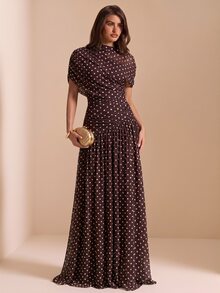 SHEIN BAE 春夏白色底黑波點印花圓領短袖修身抓皺大裙擺優雅洋裝，優雅洋裝，波點洋裝，婚禮賓客洋裝 - 咖啡棕 - 查看 4