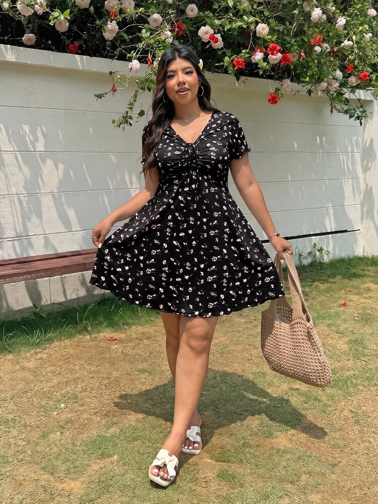Enliva Plus Size V-Neck Short Sleeve Tie-Front Ditsy Floral Casual Dress For Women - Multicolor - View 3