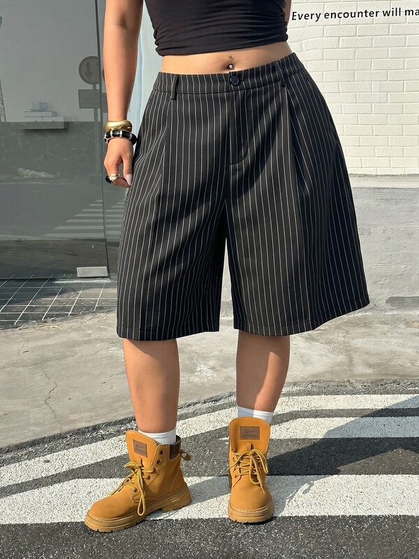 Muchica Shorts casuales versátiles de uso diario con rayas y pliegues para mujer de talla grande