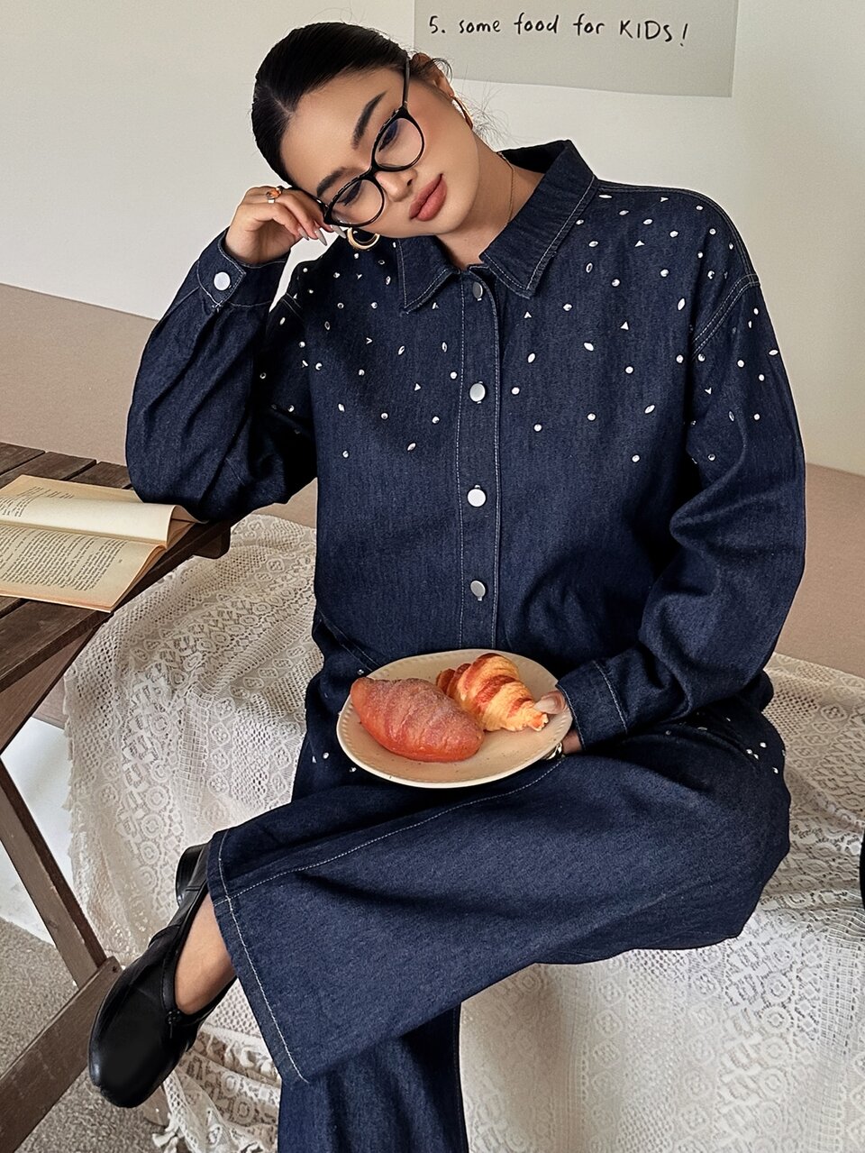 Dazy Plus Collared Rhinestone Decorated Short Sleeve Denim Top & Vintage Casual Long Denim Pants, Spring/Summer Deep Blue Denim Set