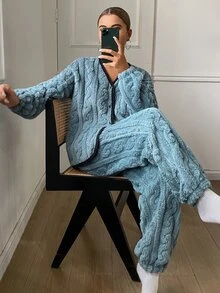 DAZY 冬季紋理毛絨布料對比色蕾絲拼接寬鬆女款睡衣套裝 - 藍色 - 查看 8