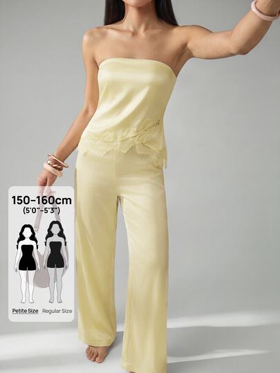 SHEIN PETITE Conjunto de 2 piezas de camisola de satén elegante y sexy con encaje de contraste y pantalones de pierna ancha para mujer, atuendo de vacaciones de verano en amarillo pálido, top de fiesta con dobladillo asimétrico