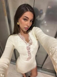 Siren Gaze 女款優雅奶油色蕾絲飾邊長袖V領緊身短洋裝，秋季派對婚禮穿搭（約會首選） - 杏色 - 查看 8