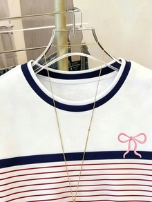 Resyla 女款標準版型T恤，對比色條紋蝴蝶結印花圖案，適合返校/畢業季，返校穿搭，夏季出遊上衣，舒適面料，圖案設計，高級質感，休閒百搭，日常穿著，戶外，購物，旅行戶外穿搭 - 彩色 - 查看 3