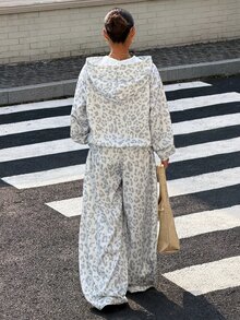 Muchica 2件組女款豹紋拉鍊連帽外套與長褲休閒套裝 (Y2K風格) – 秋季女裝運動套裝哥德風女裝 - 彩色 - 查看 2