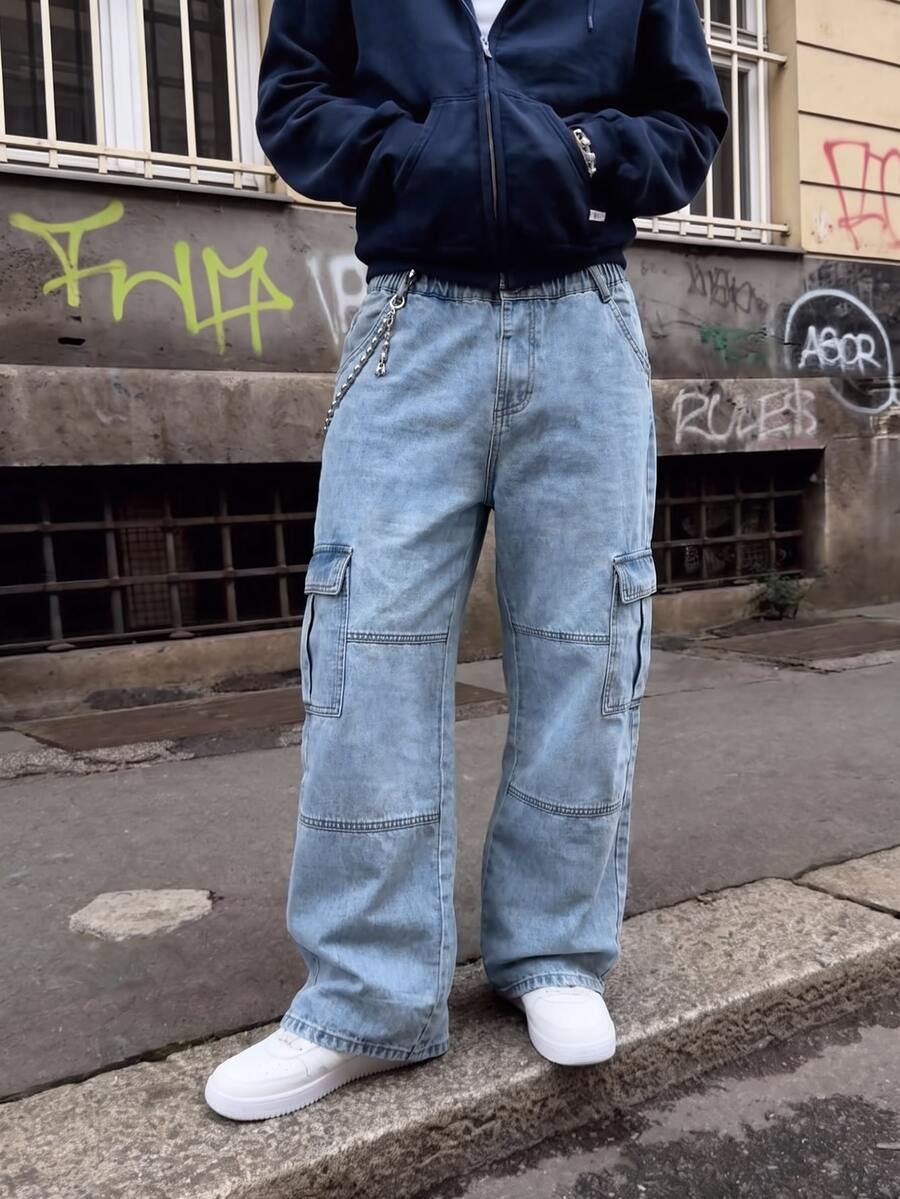 SHEIN 青少年男孩彈性腰寬鬆版型工裝牛仔褲,休閒街頭風多口袋寬腿牛仔褲,適合學校日常穿著與戶外活動 - 淺色水洗藍 - 查看 1