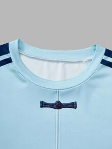 青少年女孩清新淺藍色中式風格兩件套，巧妙融合中式元素與運動風，短款圓領短袖上衣搭配同色寬腿長褲，造型協調統一，適合日常穿著與舞台演出 - 彩色 - 查看 4