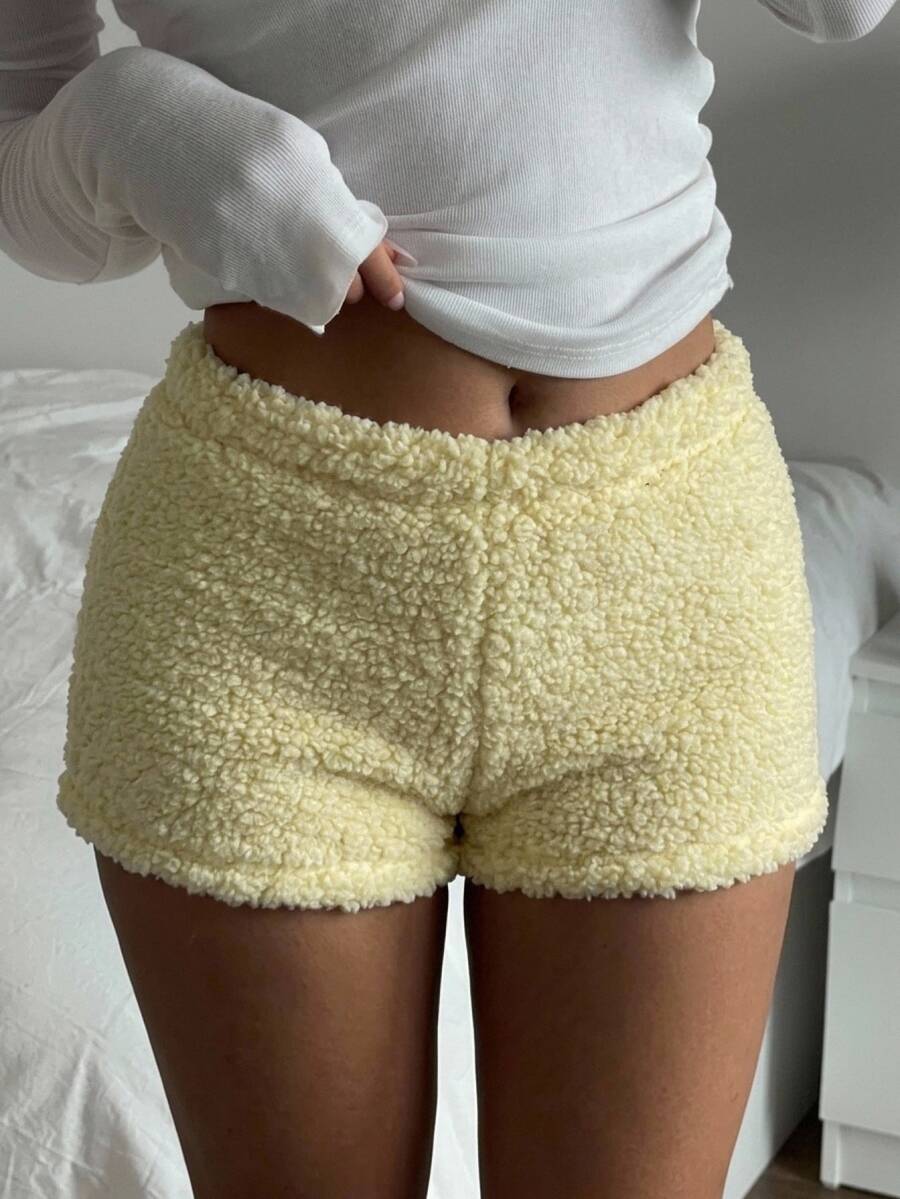 CovetEZ 女款秋冬休閒可愛純色毛絨短褲居家褲 淡黃色 - 黃色 - 查看 1