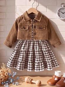 SHEIN 2件組幼女牛仔外套+洋裝，可愛深棕色格紋印花層次荷葉邊長袖翻領常規款，秋季返校熱帶風 - 卡其色 - 查看 4