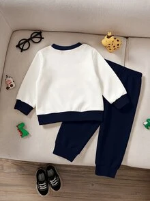 2件組男嬰秋冬衛衣套裝，時尚百搭簡約休閒款，對比色領口與袖口長袖上衣搭配純色休閒運動長褲，寬鬆舒適，胸前馬術印花增添質感，適合男嬰日常舒適休閒穿著、外出與玩耍，春季/秋季百搭耐穿 - 寶藍色 - 查看 2