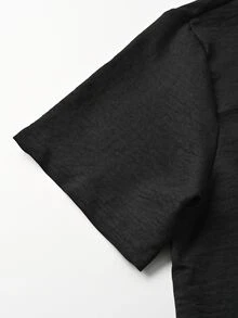 Manfinity Homme 男士舒適純色細斜紋布料小立領短袖襯衫與抽繩鬆緊腰長褲套裝，休閒度假、朋友約會、雞尾酒會、沙龍、聚會、日常辦公、極簡商務風格，特別適合春夏季節，適合自穿或送給朋友 - 黑色 - 查看 4