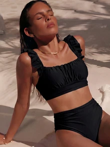 Swim Basics 2件組女款優雅度假純色荷葉邊肩帶百褶短版上衣與高腰抓皺三角泳褲泳衣套裝，夏季 - 黑色 - 查看 1