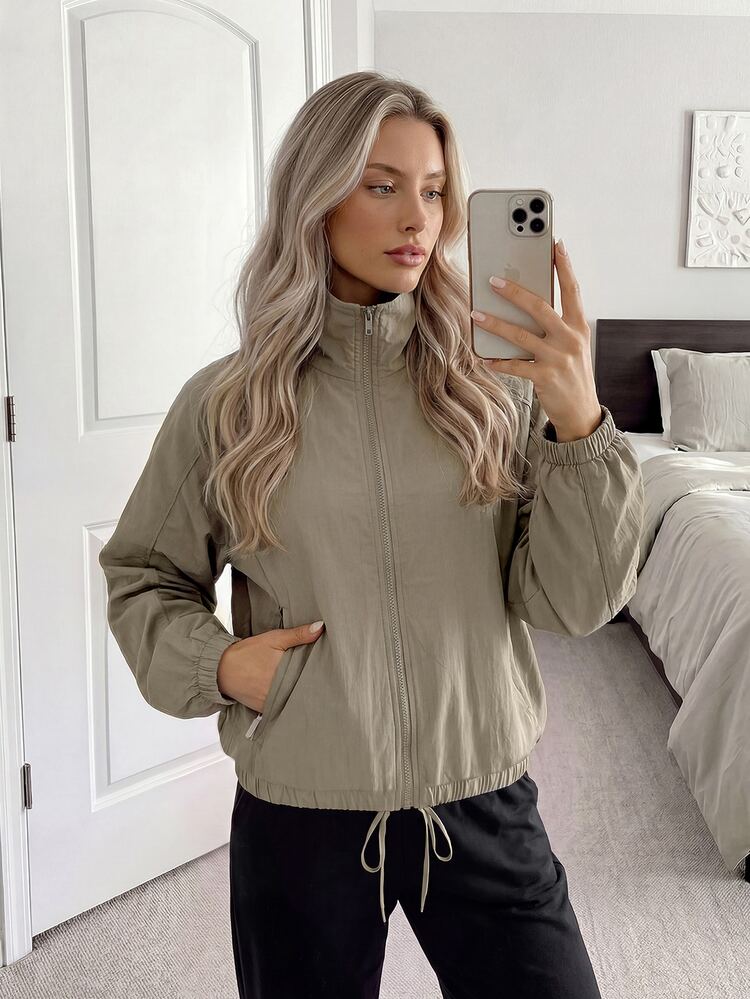 Easowa 女款冬季夾克：紅色針織高領款式，附抽繩腰部與領口繫帶細節，適合女性運動穿搭（標準版型） - 卡其色 - 查看 3