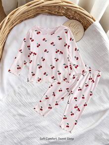 SHEIN [Dikirim Acak 1 Set] Baju Terusan Bayi Perempuan Lengan Panjang Celana Panjang Desain Rumbai Bergelombang di Bagian Bawah Motif Bunga Stroberi Ceri Lucu Warna Polos Kain Nyaman Cocok Untuk Pakaian Sehari-hari di Rumah Anak Perempuan Piyama Santai - MultiWarna - View 4