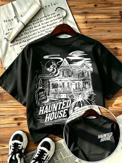 Resyla Kaos Lengan Pendek Motif Rumah Hantu Halloween dengan Cetakan Ganda, Slogan Minimalis di Dada Depan, Grafis Rumah Hantu Gaya Ukiran Kayu Vintage Besar di Belakang dengan dan Elemen Halloween Klasik, Visual Poster Horor Retro, Gaya Pasangan Unisex, Warna Dasar Hitam, Tampilan Keren, Cocok untuk Pesta Halloween, Festival Musik, Pakaian Jalanan Kasual, Padukan dengan Celana Jeans