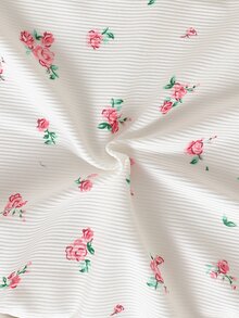 SHEIN 新生女嬰白色花卉連身衣+帽子+手套+圍兜+髮飾+包巾6件套，長袖連腳連身衣，前扣鈕扣開合，蕾絲拼接甜美可愛風，柔軟面料，適合滿月禮物、出生賀禮禮盒套裝 - 白色 - 查看 10