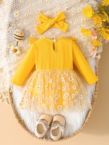 SHEIN Playful Pals 新生女嬰黃色直條紋蝴蝶結拼接雛菊網紗洋裝與髮帶兩件套 - 黃色 - 查看 2