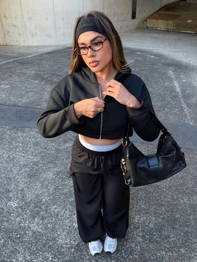 Maria Perezxox 女士前拉链长袖简约短款连帽卫衣，休闲日常穿着，长袖上衣，适合毕业季、返校季、毕业典礼、教师节等场合，秋季返校套头衫。