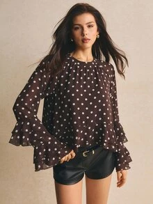 Poéselle 女款法式風格百搭波點荷葉邊下擺襯衫，適合約會、節慶，秋季女裝穿搭 - 咖啡棕 - 查看 4
