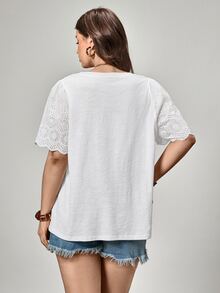 SHEIN LUNE Camiseta con bordado con ojal ribete en abanico - Blanco - Ver 2