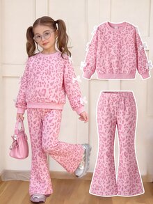 SHEIN Elladie kids 2件組少女甜酷風3D蝴蝶結裝飾粉色上衣+粉色喇叭褲套裝，黑色與粉色上衣配多個白色蝴蝶結，粉色豹紋喇叭褲，時尚甜酷美學，可愛混搭風，適合開學季、外出與街頭穿搭 - 粉色 - 查看 5