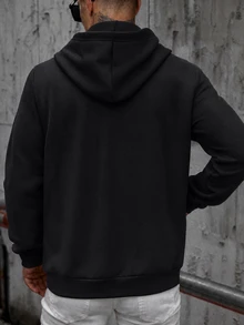 Manfinity Homme 男士字母壓紋長袖休閒口袋抽繩連帽衛衣，男士連帽衫，男士黑色連帽衫，設計師連帽衫 - 黑色 - 查看 2