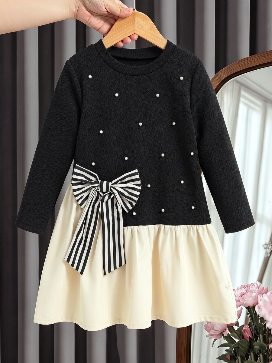 SHEIN Playful Pals 幼女拼接洋裝,甜美優雅,黑色奶油色珍珠蝴蝶結條紋荷葉邊長袖圓領,生日派對秋季芭蕾公主風舒適A字裙 - 黑與白 - 查看 1