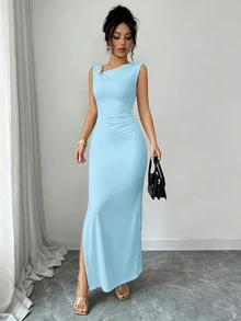 SHEIN Elenzya 夏季新款優雅不對稱設計百褶收腰修身長裙，金色裝飾扣優雅緊身女款長洋裝 - 藍色 - 查看 3