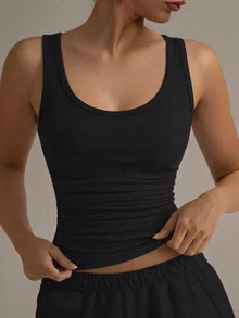 YARNWELL 女款性感運動風無袖U領修身背心，側乳遮蓋設計，春夏新款內搭打底上衣 - 黑色 - 查看 5