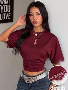 Coolane 女款夏季極簡日常穿著基礎休閒紅色收腰圓領對比蕾絲短袖T恤，度假穿搭 - 酒紅色 - 查看 2