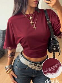 Coolane 女款夏季極簡日常穿著基礎休閒紅色收腰圓領對比蕾絲短袖T恤，度假穿搭 - 酒紅色 - 查看 3