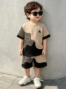 Baby Boy Round Neck Colorblock Knight Print Short Sleeve T-Shirt And Shorts Casual Daily Outfit - Multicolor - View 1