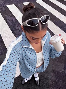 Muchica 秋季新款女款棕色波點巧克力棕拼色字母印花運動衛衣，復古 80s 2000s 70s 90s 校園風，適合假期與日常穿搭 - 彩色 - 查看 3