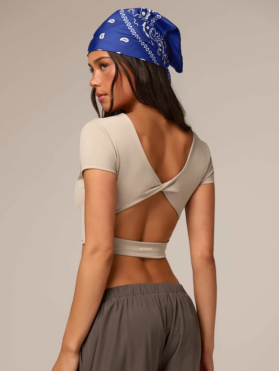 Athîral Áo thun thể thao nữ Activina tay ngắn thiết kế xoắn hở lưng, phong cách athleisure Ralphlauren Old Money, mặc chạy bộ tập gym, màu trắng, mùa hè, mọi mùa