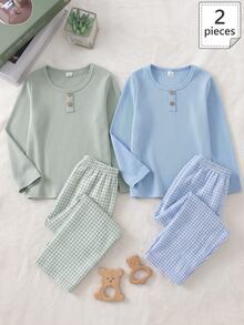 SHEIN Vintaside Kids 男童 2 件組羅紋針織亨利領睡衣套裝，長袖鈕扣上衣與格紋鬆緊腰長褲，柔軟舒適居家服 - 淺藍色 - 查看 7