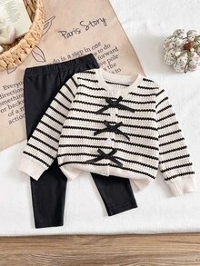 SHEIN 女嬰幼兒新生兒 0-3 歲秋冬時尚針織毛絨羅紋 3D 蝴蝶結開襟外套 + 緊身長褲套裝，外穿套裝 - 黑與白 - 查看 1