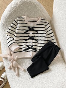SHEIN 女嬰幼兒新生兒 0-3 歲秋冬時尚針織毛絨羅紋 3D 蝴蝶結開襟外套 + 緊身長褲套裝，外穿套裝 - 黑與白 - 查看 5