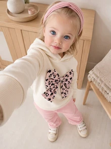 SHEIN Vintaside Kids 3件組幼女連帽褲套裝，甜美可愛奶油粉豹紋蝴蝶結羅紋長袖連帽款，適合生日派對、秋季、萬聖節、聖誕節，附髮箍 - 彩色 - 查看 2